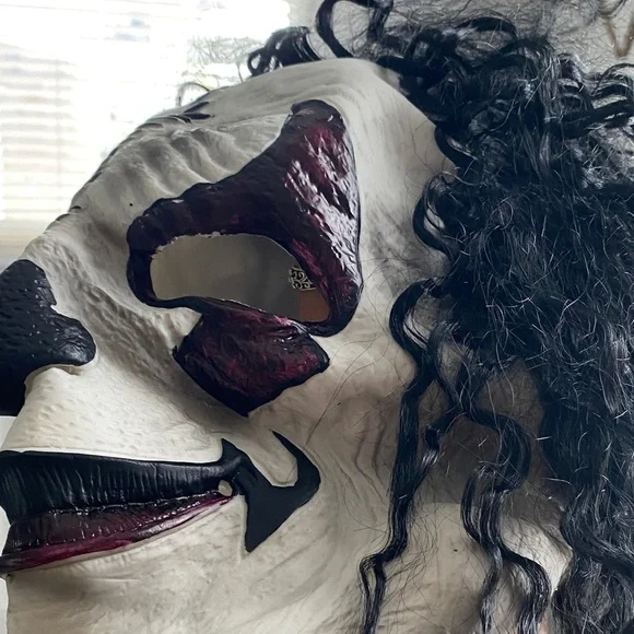 Spirit Freakshow Clown Costume - Black, White, and Red - Picture 5 of 11